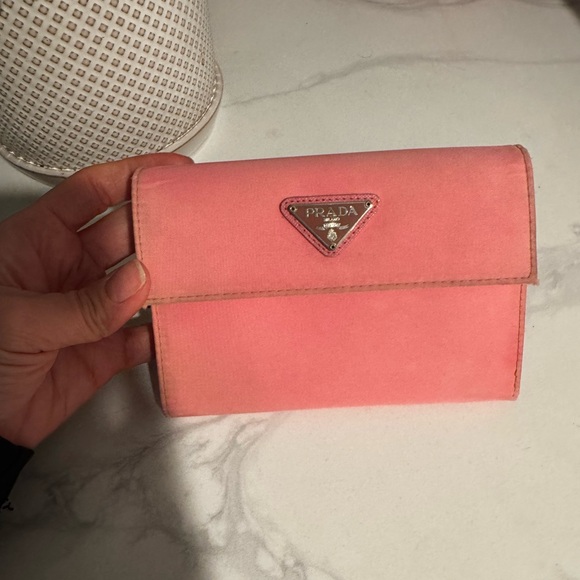 Pre loved Prada Wallet in pink - Picture 4 of 8
